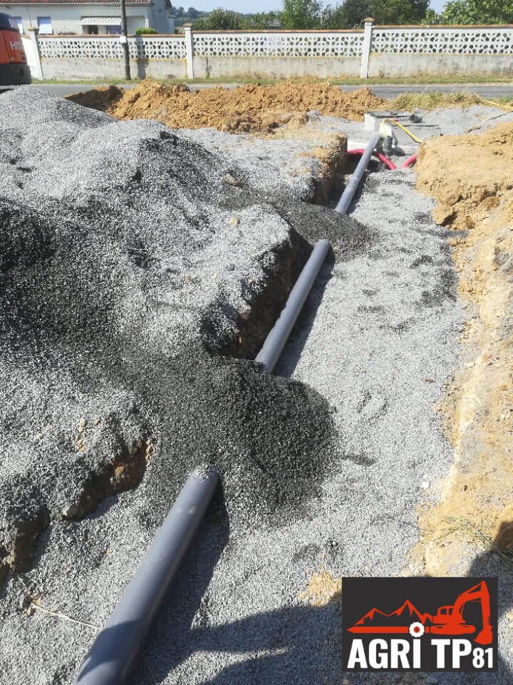 Raccordement à fosse septique avec tuyau PVC dans le Tarn 81 | AgriTP81.fr